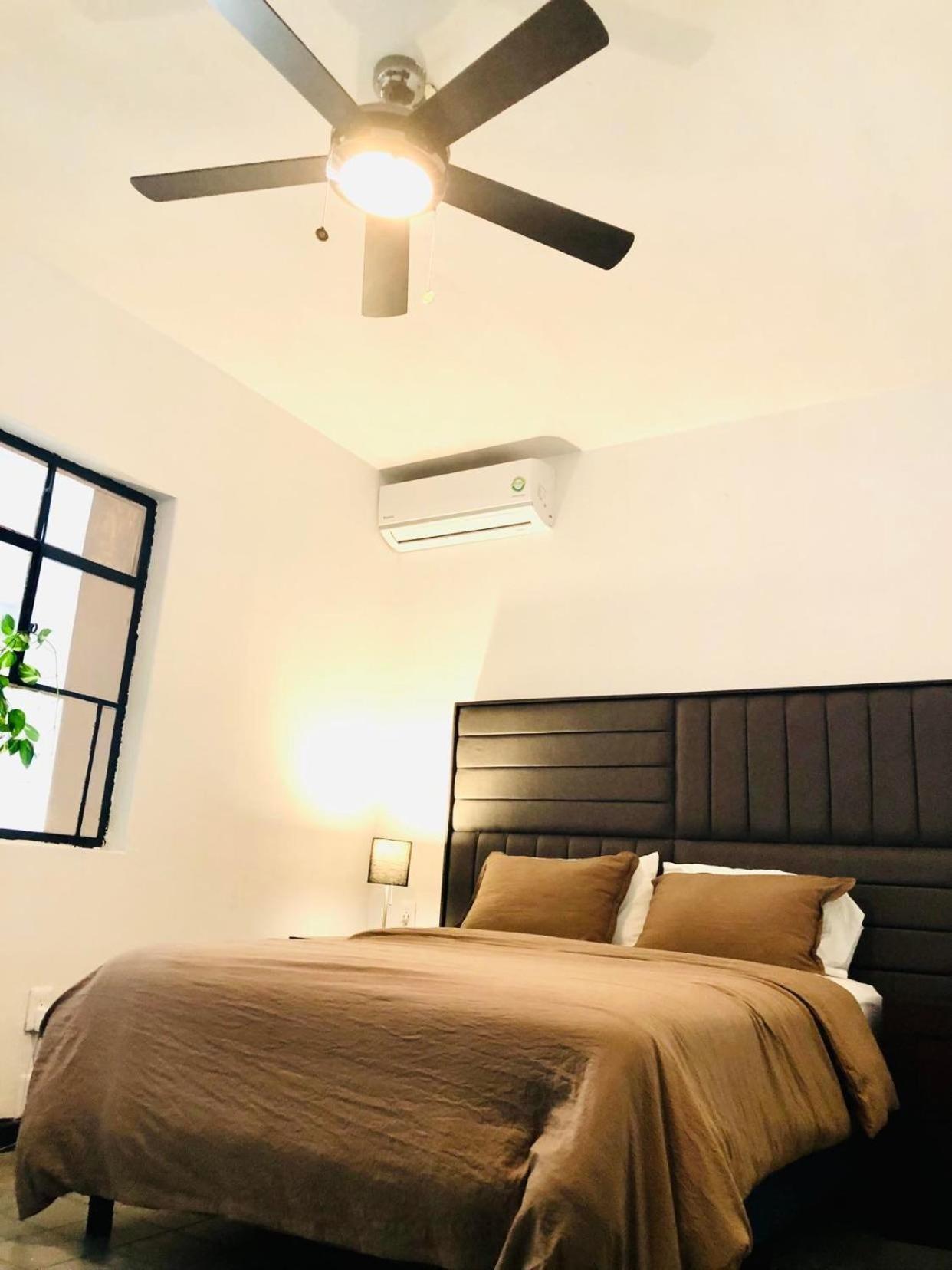 Leveli Coliving Hostel Guadalajara Exterior photo