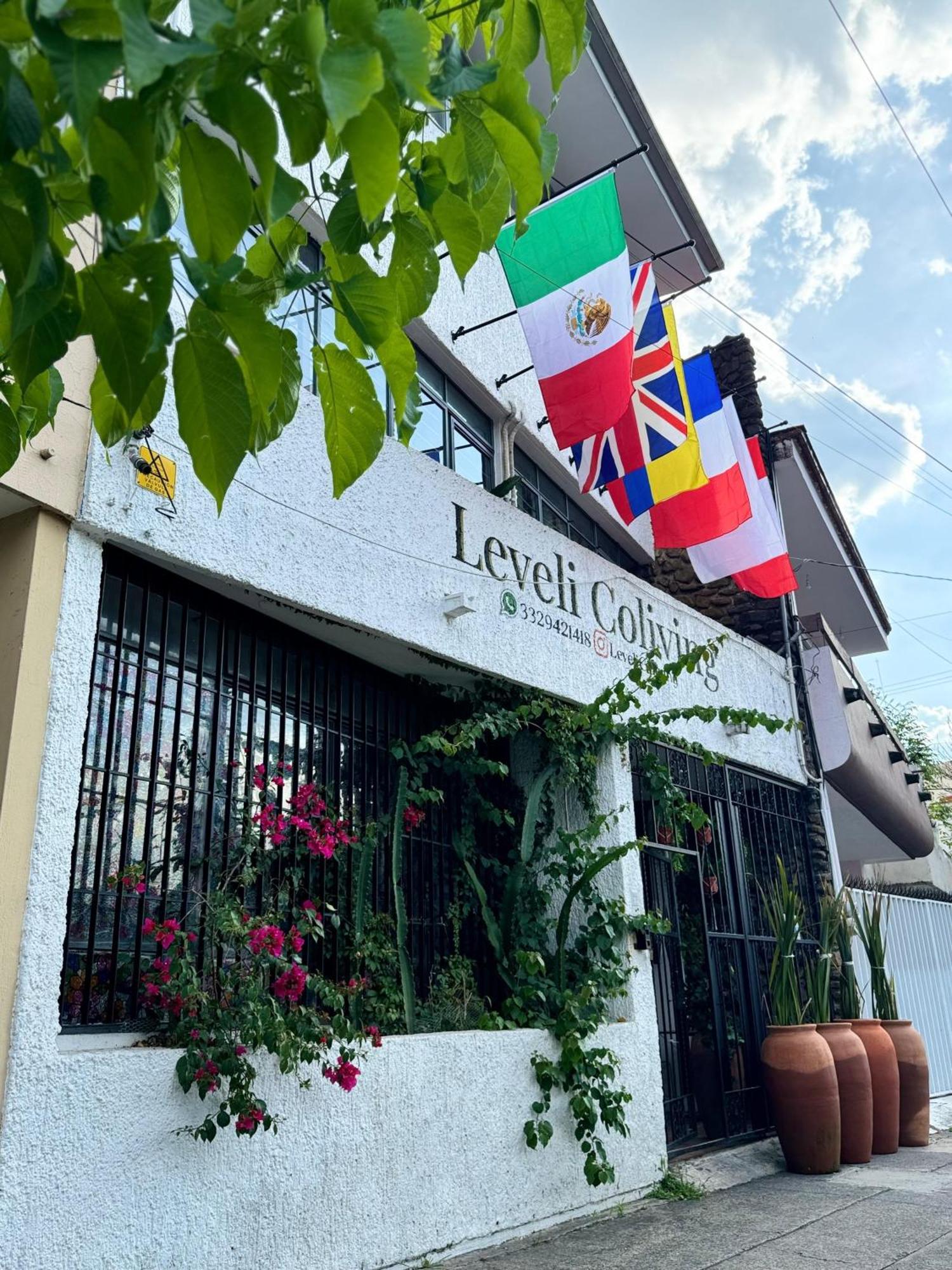Leveli Coliving Hostel Guadalajara Exterior photo
